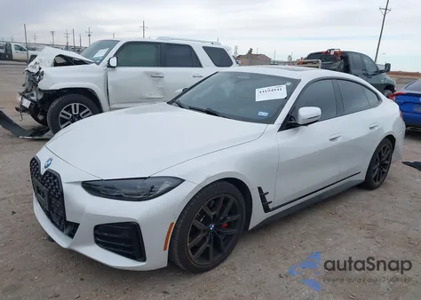 2022 BMW 430I Gran Coupe z USA, uszkodzony, nr VIN WBA63AV08NFM01152